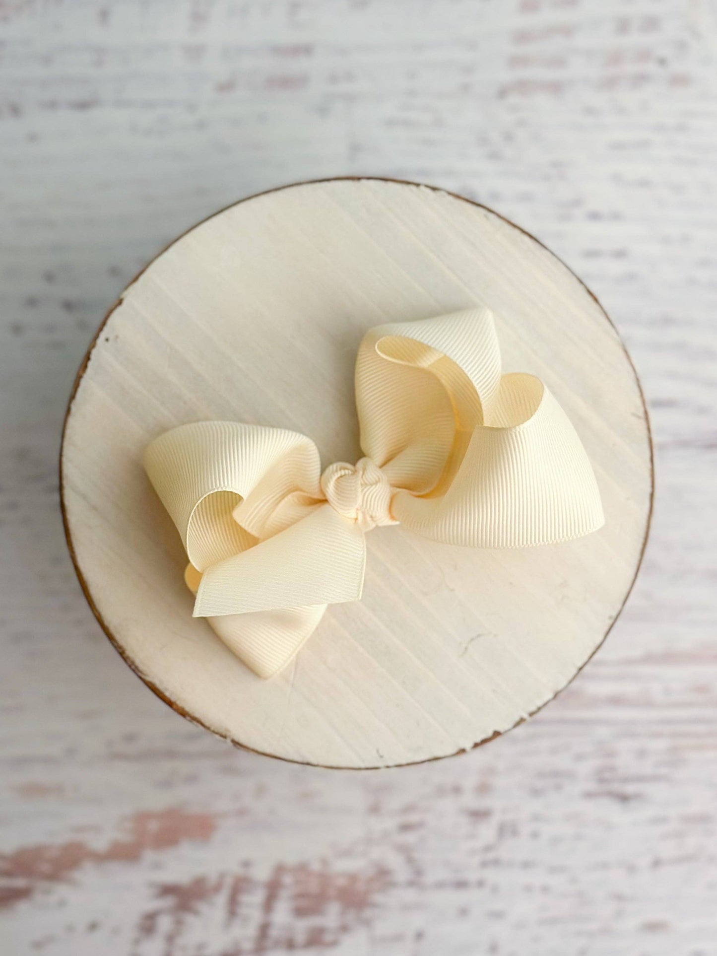 Essential Grosgrain Hair Bow - Alligator Clip - 4": Ivory